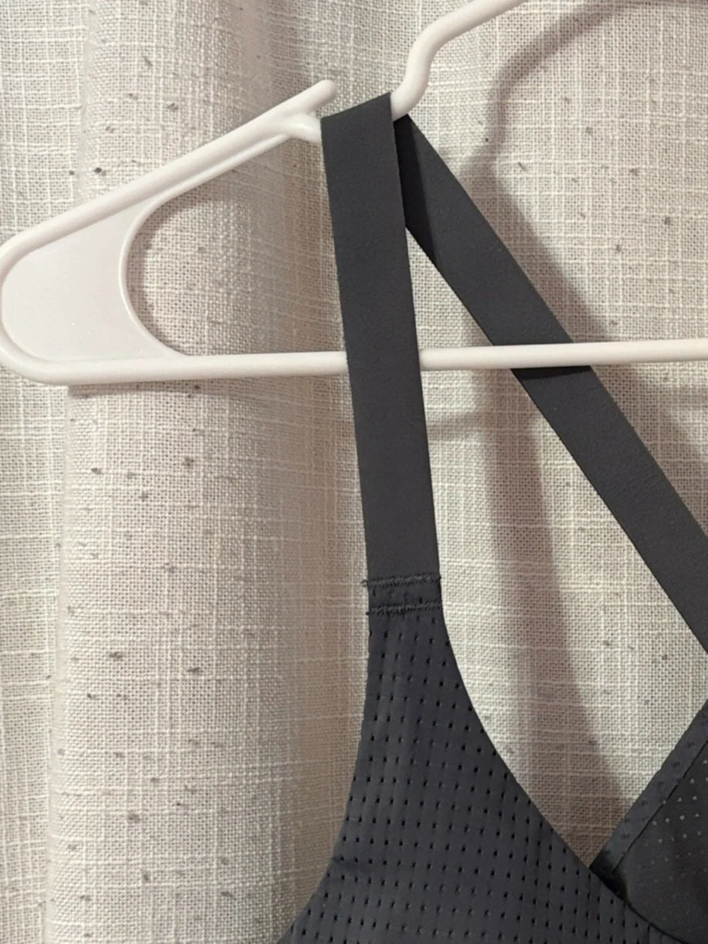 Victoria Secret Sport Mesh Lightweight Strappy Cross Back Sports Bra - Picture 3 of 12